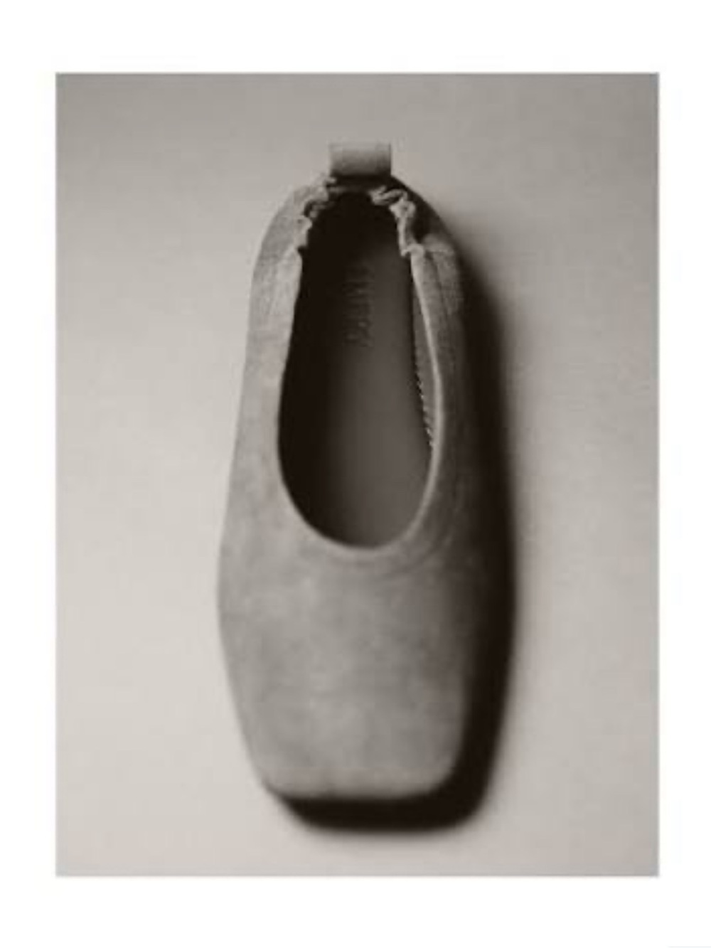 A. Emery Flats Light Brown Suede 39 / 8.5-9